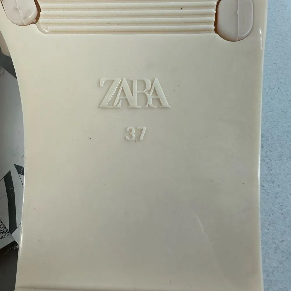 NWT Zara Women's Beige Rubberized Criss Cross Slip On Sandals Slides Flats, 6.5 - Picture 9 of 11